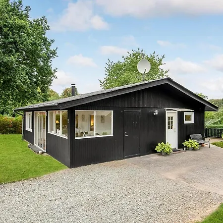 3 Bedroom Amazing In Prázdninový dům Aabenraa